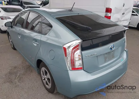 2014 Toyota Prius Three z USA, uszkodzony, nr VIN JTDKN3DU1E1805046